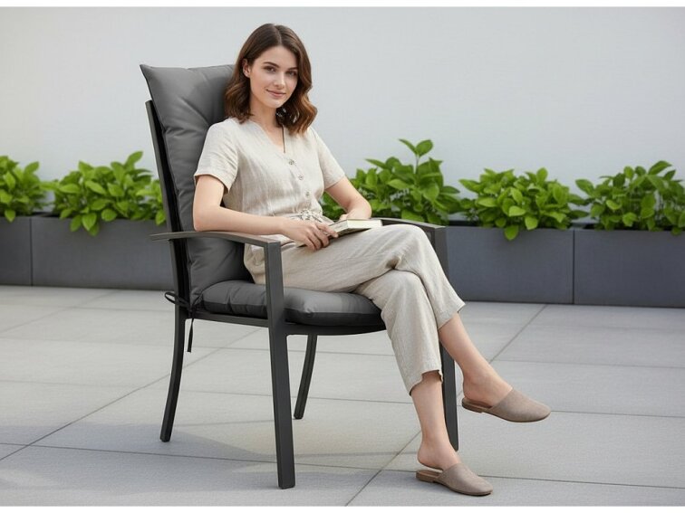 Zahradní prošívaný podsedák na židli s opěrkou 50x50x80 cm CALLUM color 23 šedá Mybesthome