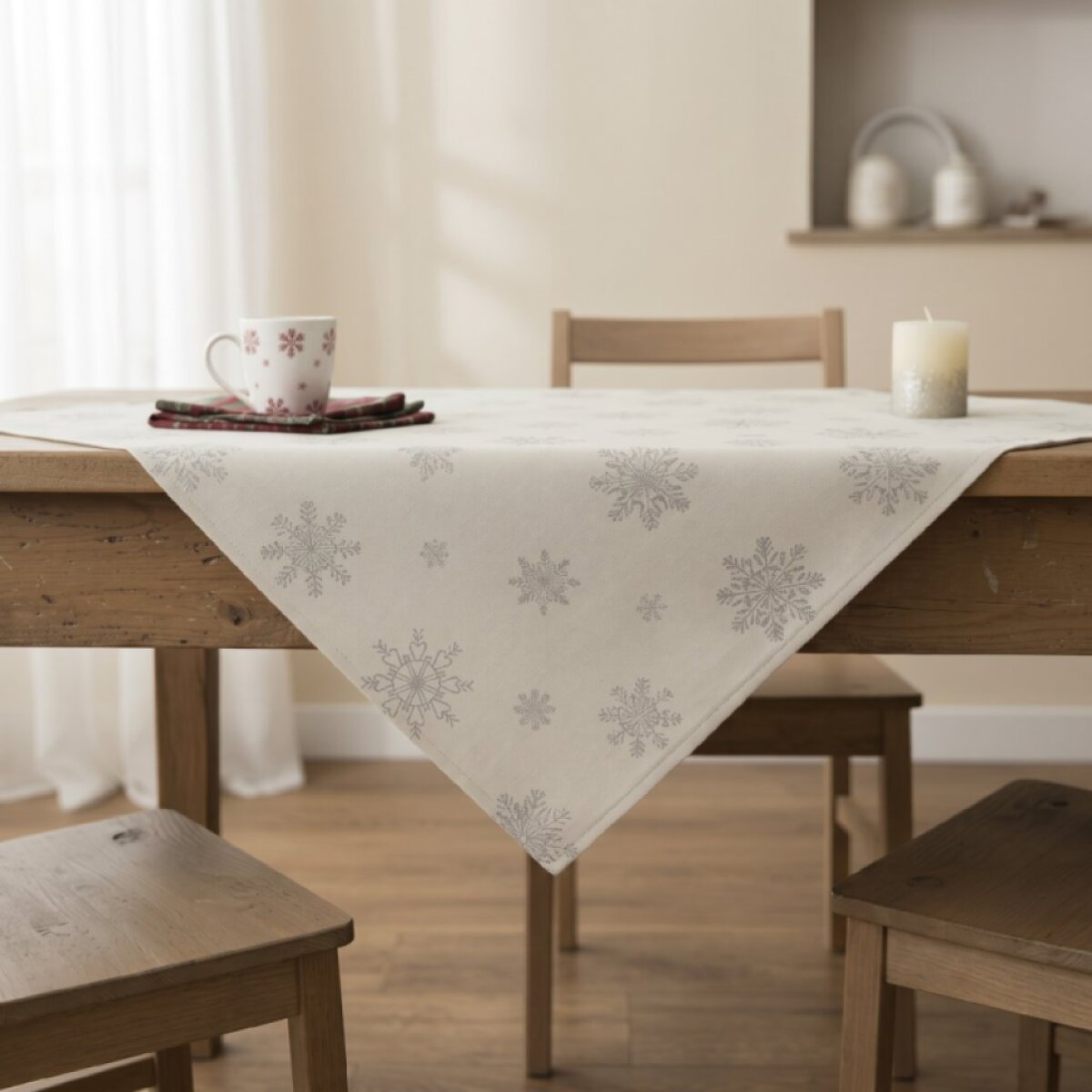 Vánoční ubrus na stůl SNOWFLAKE krémová/stříbrná 85x85 cm