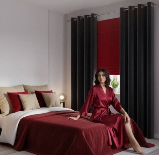 Dekorační velvet závěs s kroužky VALENTINO 111 černá 140x250 cm (cena za 1 kus) MyBestHome