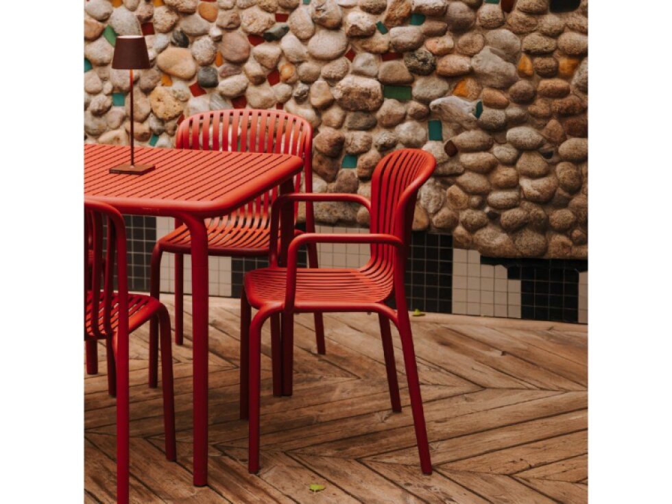Plastová zahradní židle s područkami Brene Retro Red FERNE
