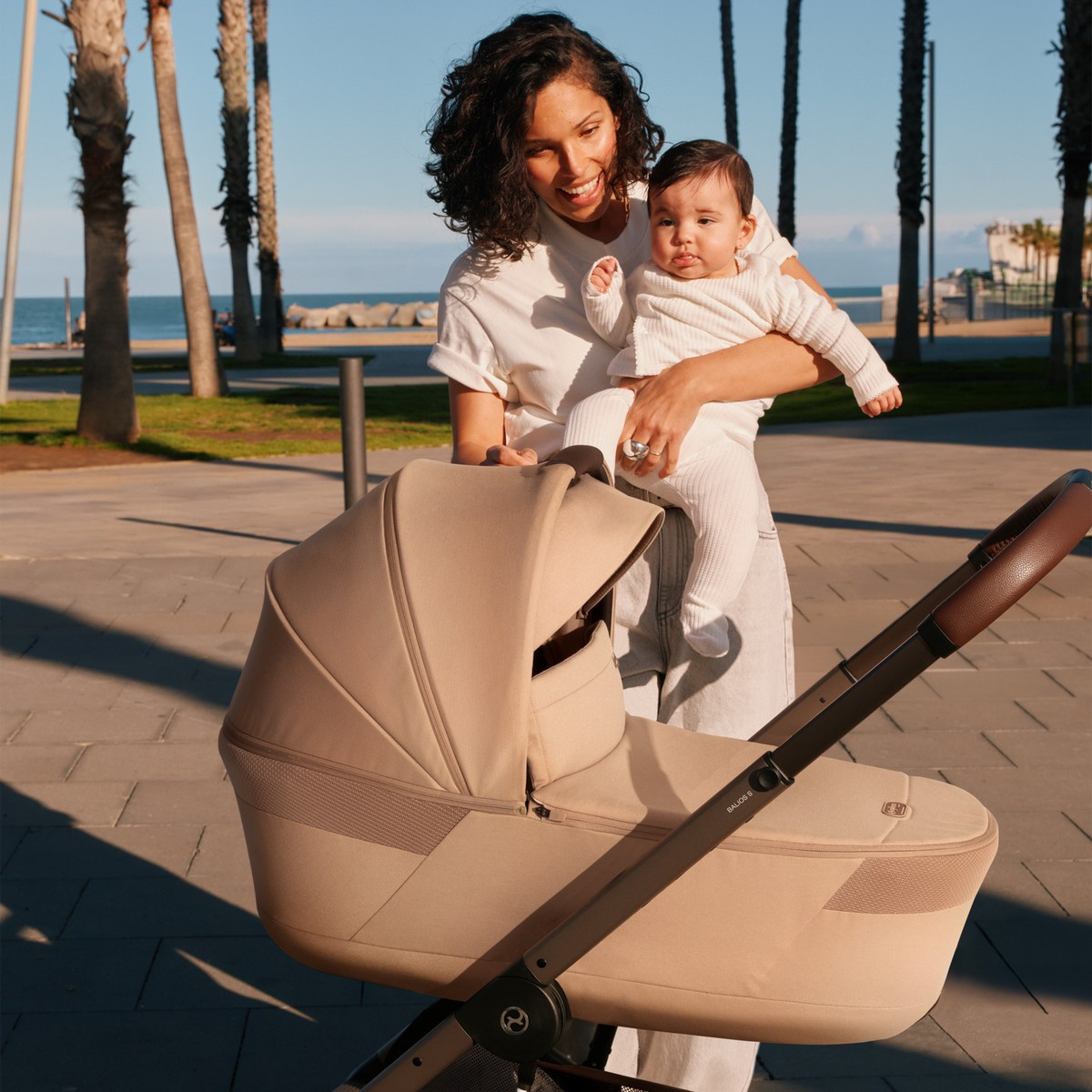 CYBEX Balios S Lux Kompletní kočárek se skládací korbičkou Taupe Almond Beige