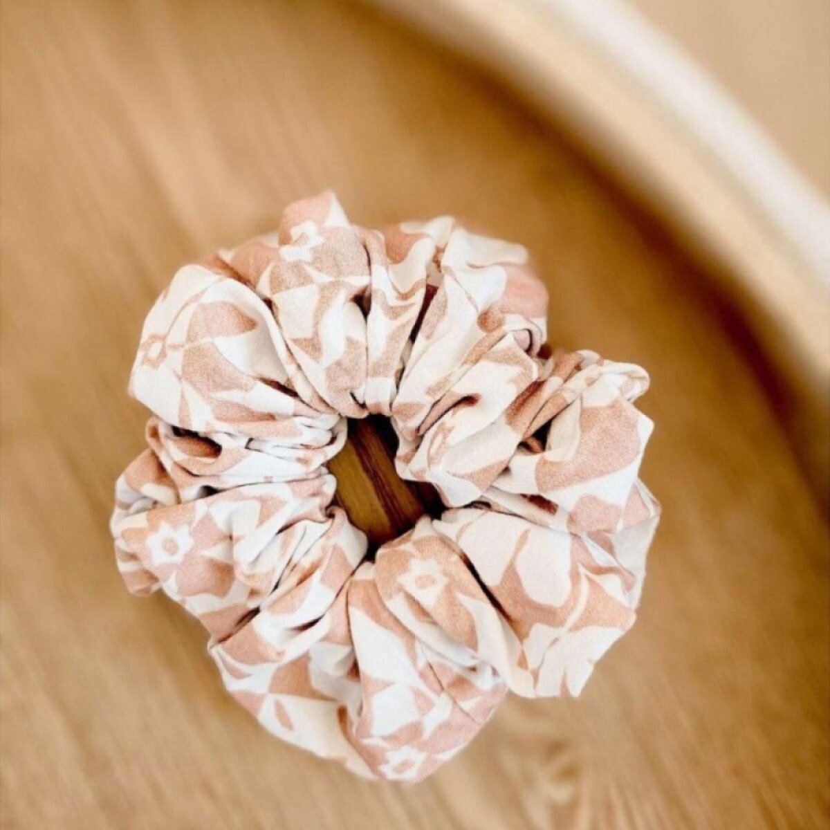 ZAKUW Scrunchie Látková gumička do vlasů Rose Blossom