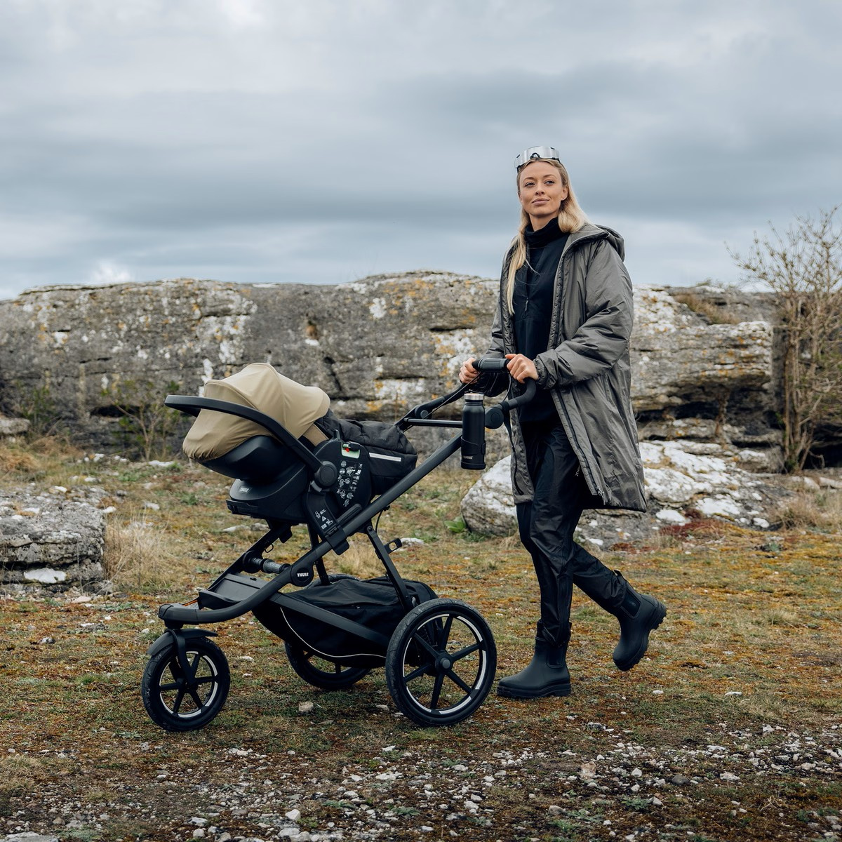 THULE Maple Connect Autosedačka Darkest Blue