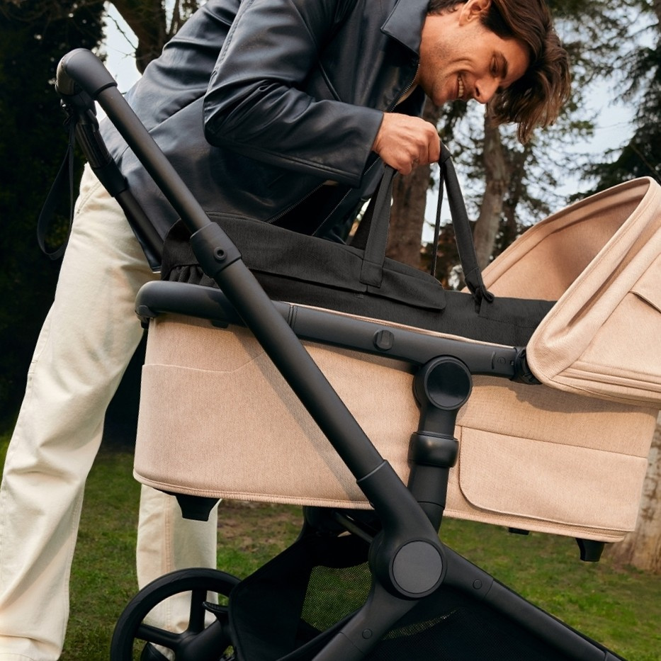 BUGABOO Fox5 Renew Kompletní kočárek + Novorozenecké lůžko Black/Heritage Black