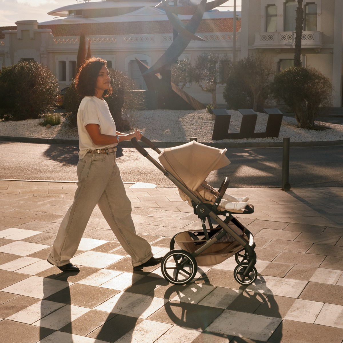 CYBEX Balios S Lux Kompletní kočárek se skládací korbičkou Taupe Almond Beige