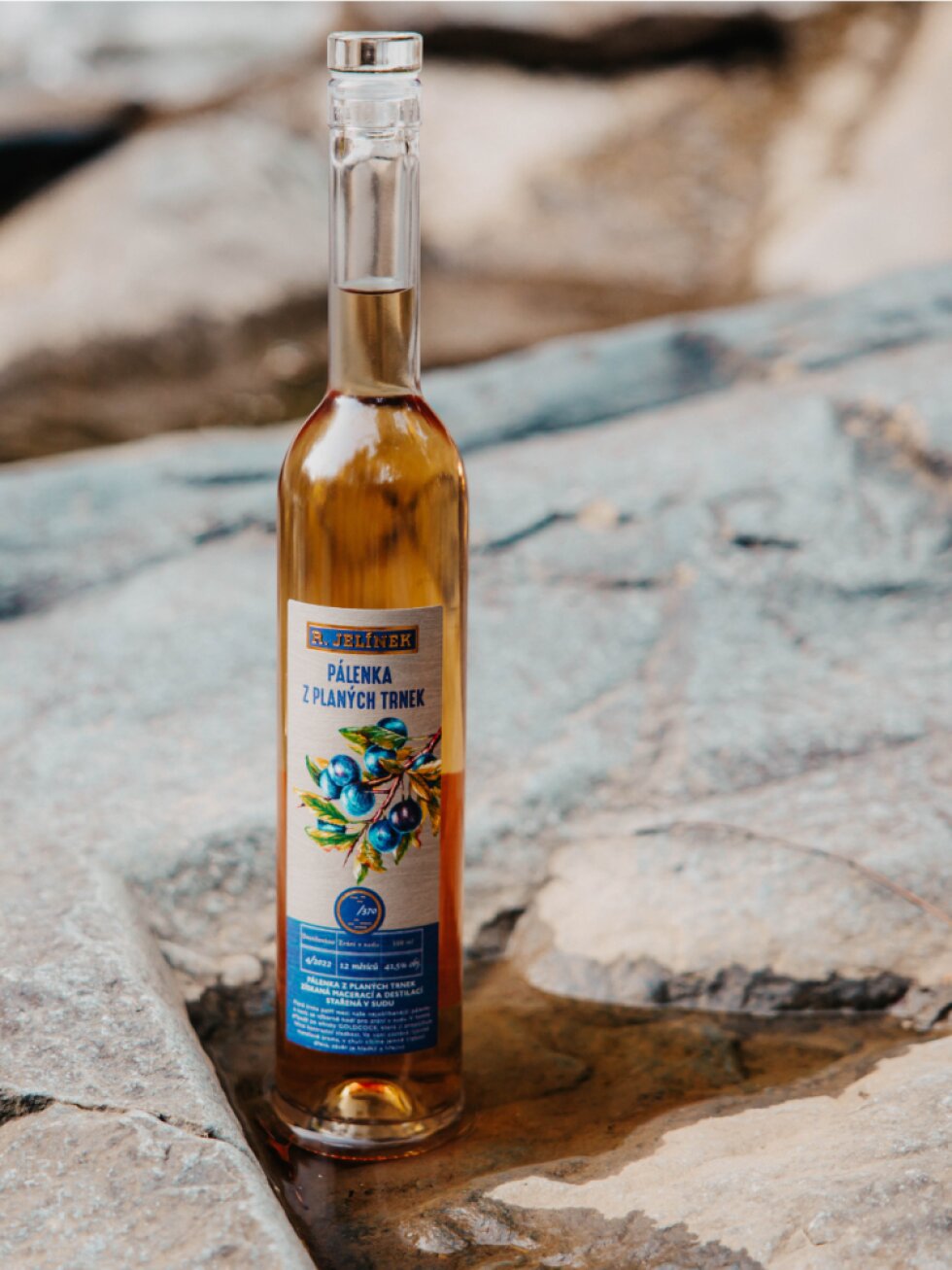 Pálenka z planých trnek 2022 ze sudu po whisky 41,5% 0,5l
