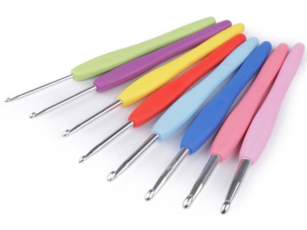 Háček na háčkování se silikonovou rukojetí vel. 2,5-6