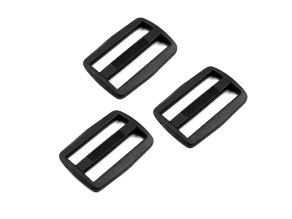 Plastový průvlek 30mm - Černá