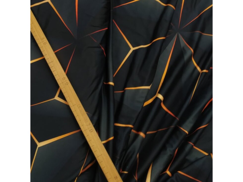 Broušený úplet - Černá geometrie