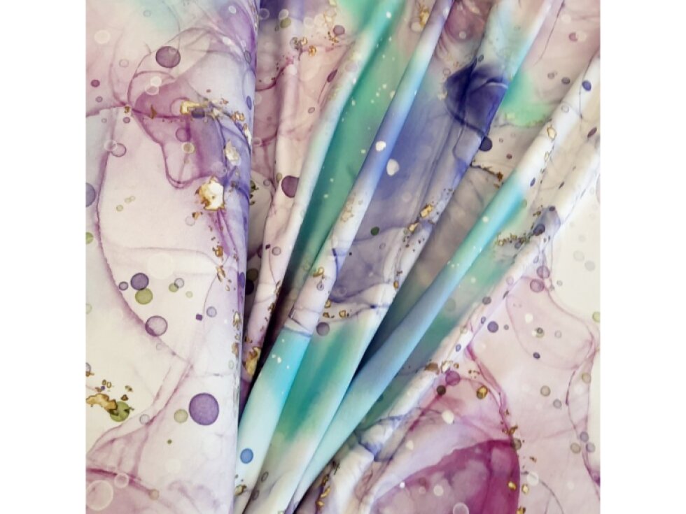 Teplákovina - Batika se zlatem š. 180