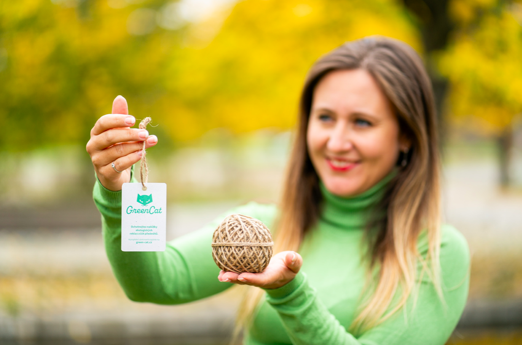 VISAČKA z recy papíru