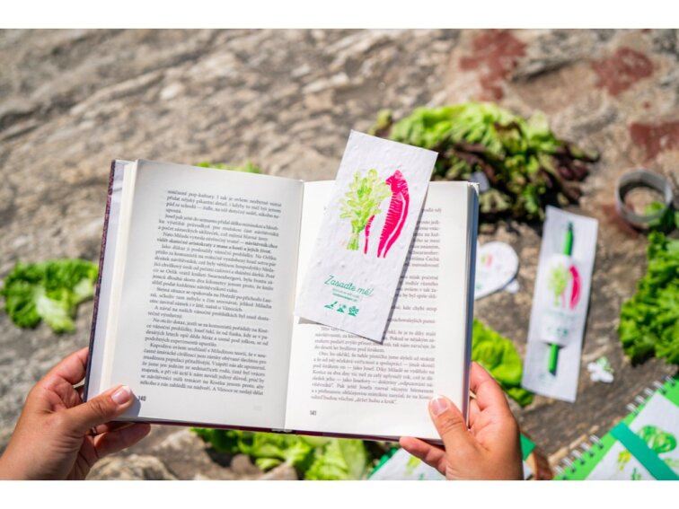 ROSTOUCÍ PAPÍR - Záložka do knihy