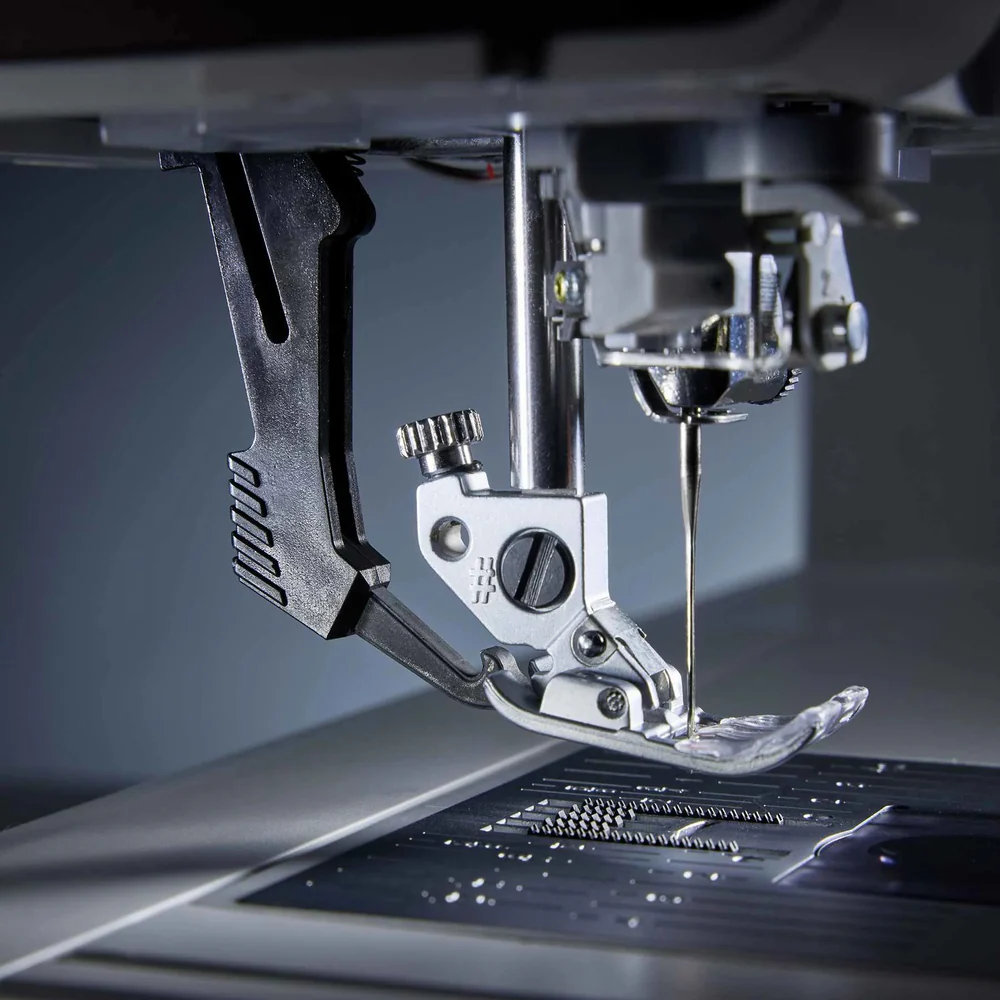 Pfaff Expression 715