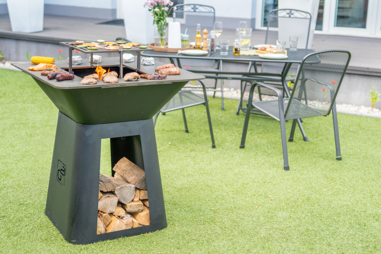 Gril G21 Montana Black a Corten na dřevo