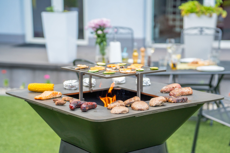 Gril G21 Montana Black a Corten na dřevo