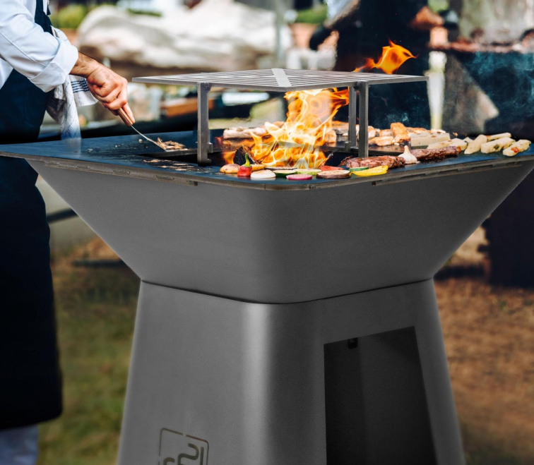 Gril G21 Montana Black a Corten na dřevo