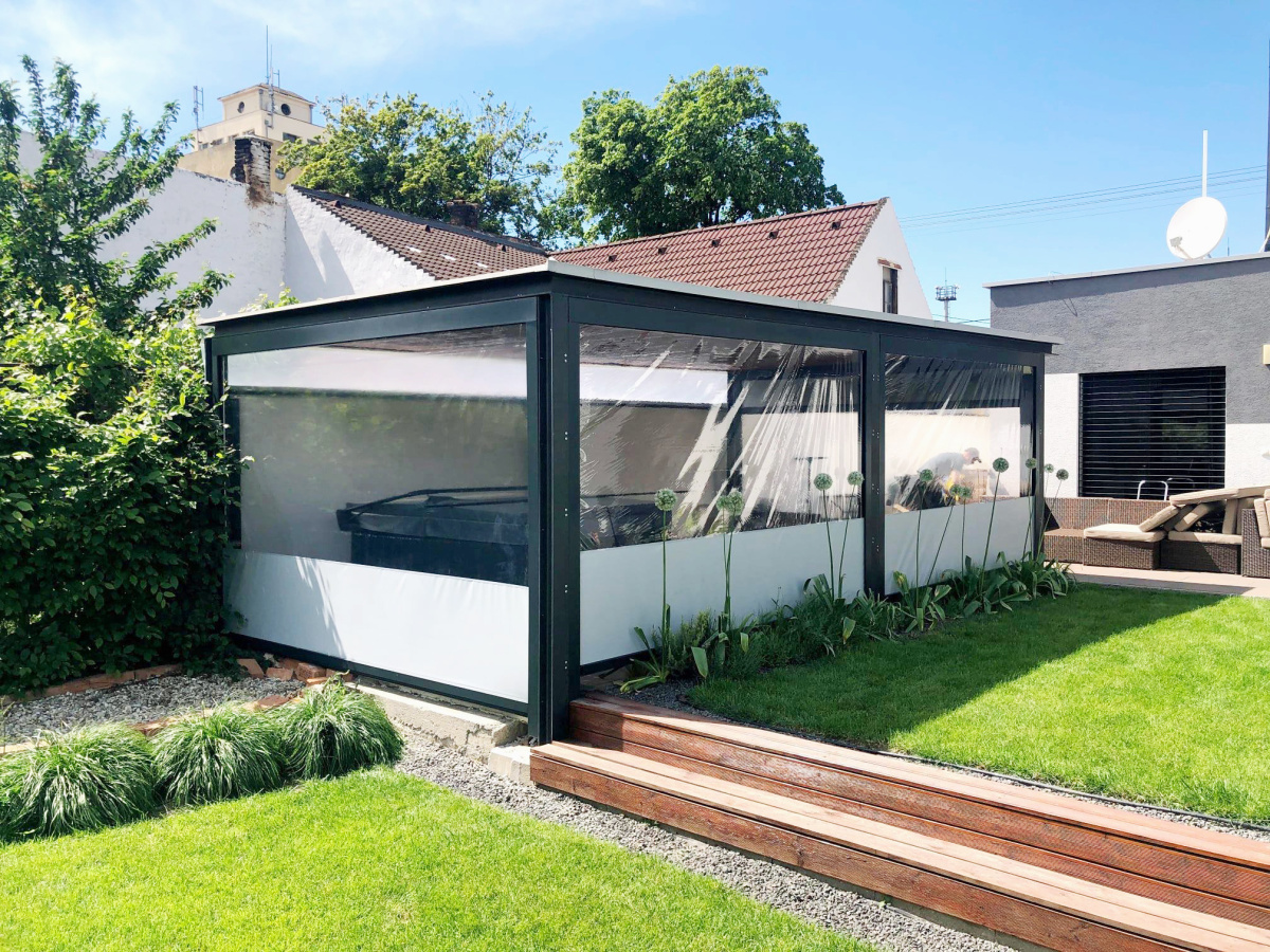 Boční plachty na pergoly - praktický doplněk pro pohodlí a styl.