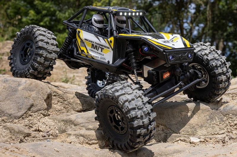 RC auto Axial Capra 4WS 1:18 4WD RTR modr?