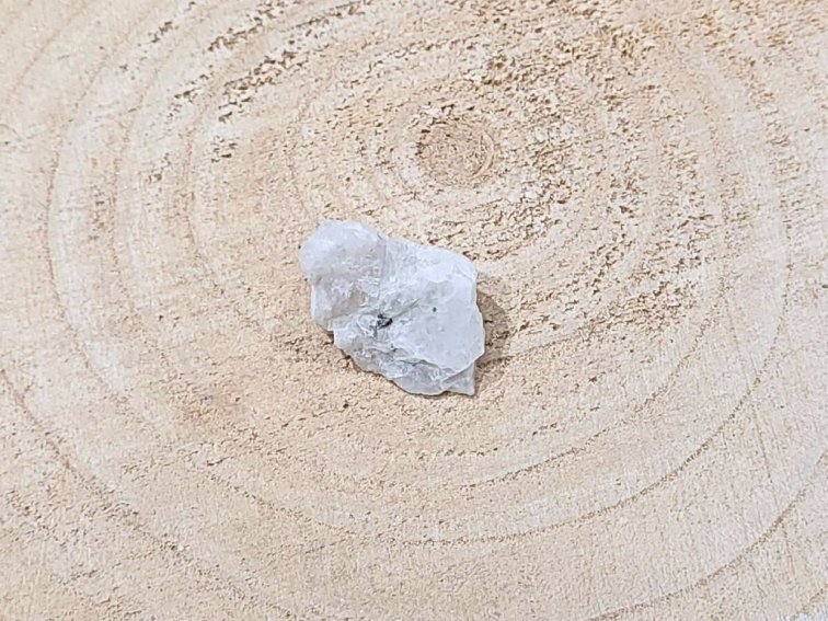 Měsíční kámen - surový kámen; 30-35mm