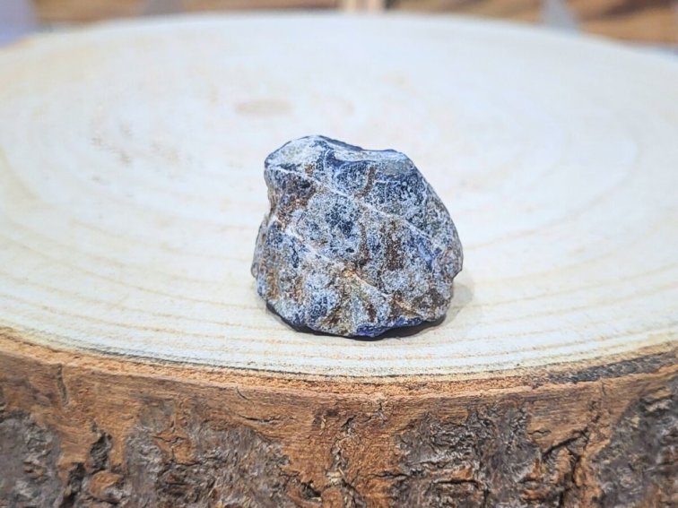 Sodalit - surový kámen; 35-40mm