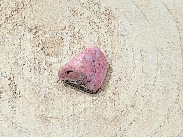 Rodochrozit - tromlovaný kámen; 35-40mm