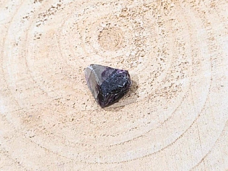 Fluorit - surový kámen; 30-40mm