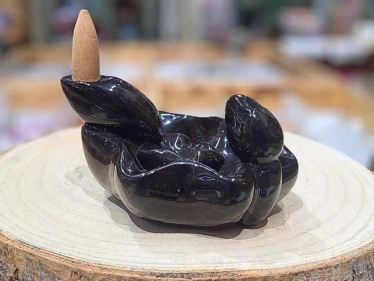 Stojánek na tekoucí dým – Jezírko