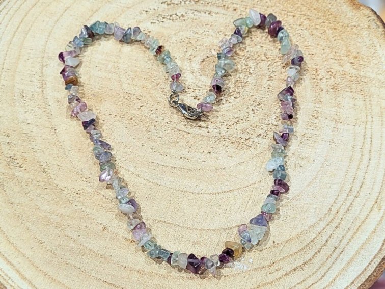 Fluorit - náhrdelník; 40cm - sekaný