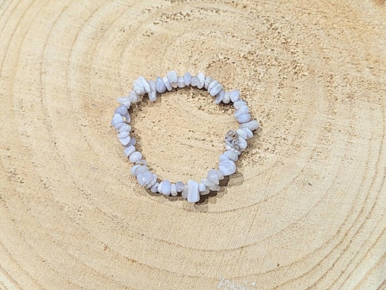 Chalcedon modrý - náramek; 5-10mm - sekaný