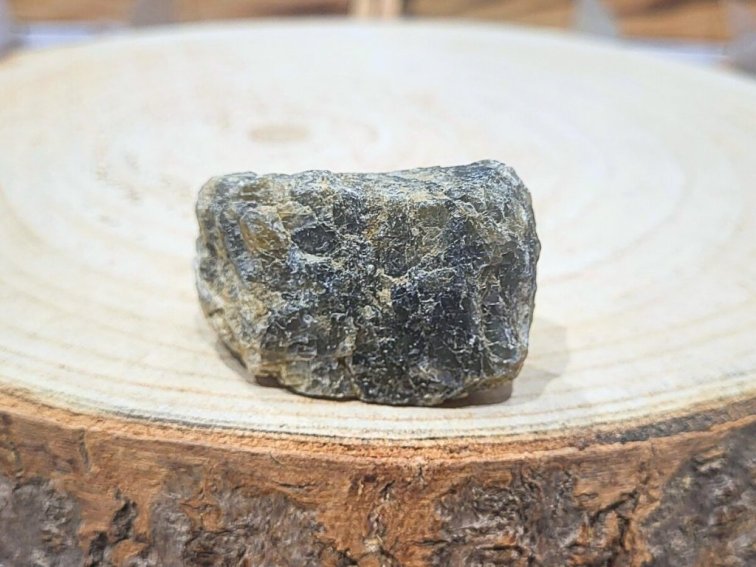 Labradorit - surový kámen; 45-55mm