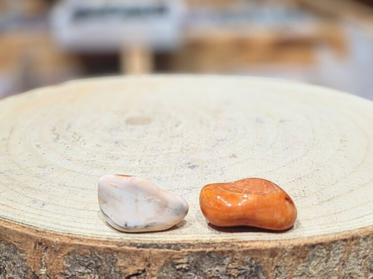 Achát Bahia - tromlovaný kámen; 20-30mm