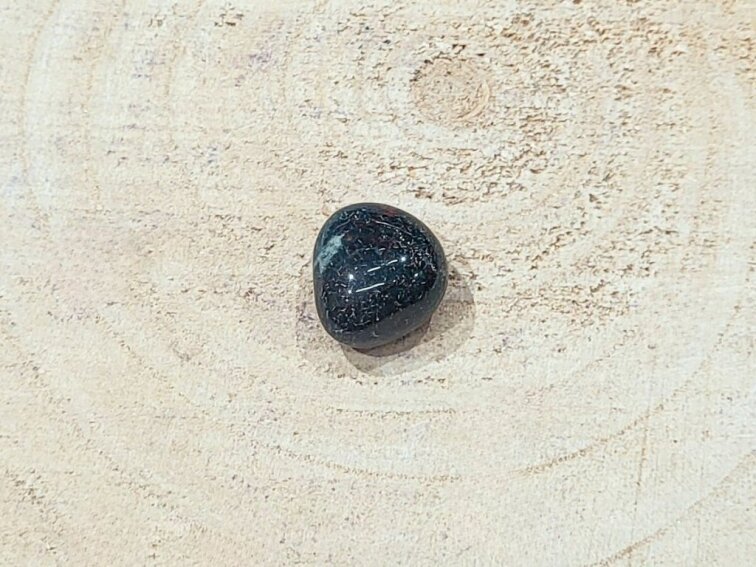 Heliotrop - tromlovaný kámen; 25-35mm