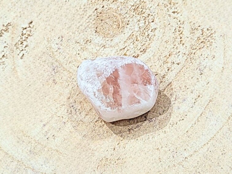 Růženín - jemně tromlovaný kámen; 35-45mm