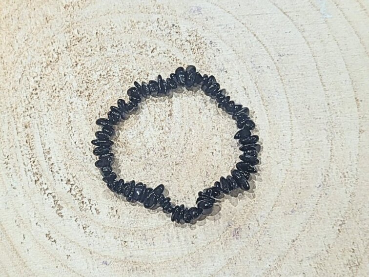 Turmalín černý - náramek; 5-10mm - sekaný