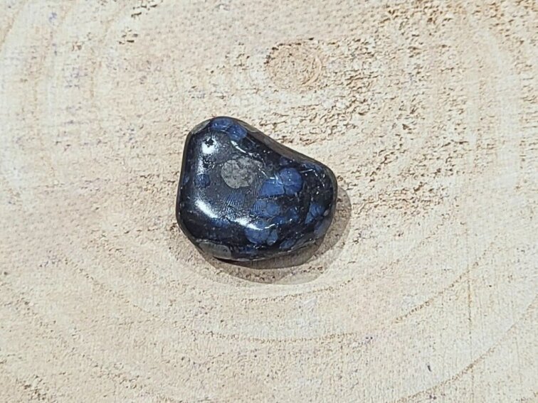 Liberit modrý - tromlovaný kámen; 40-55mm