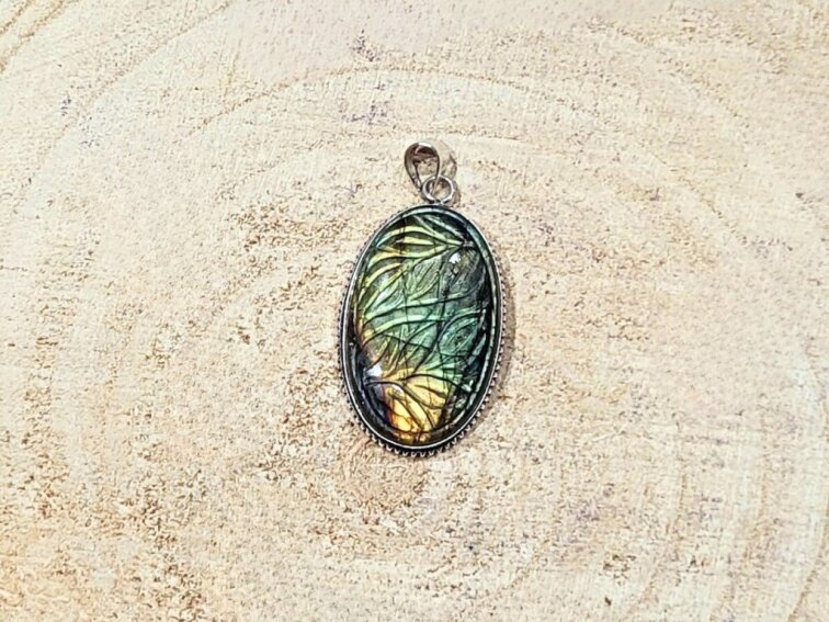 Labradorit - přívěsek; 30-40mm