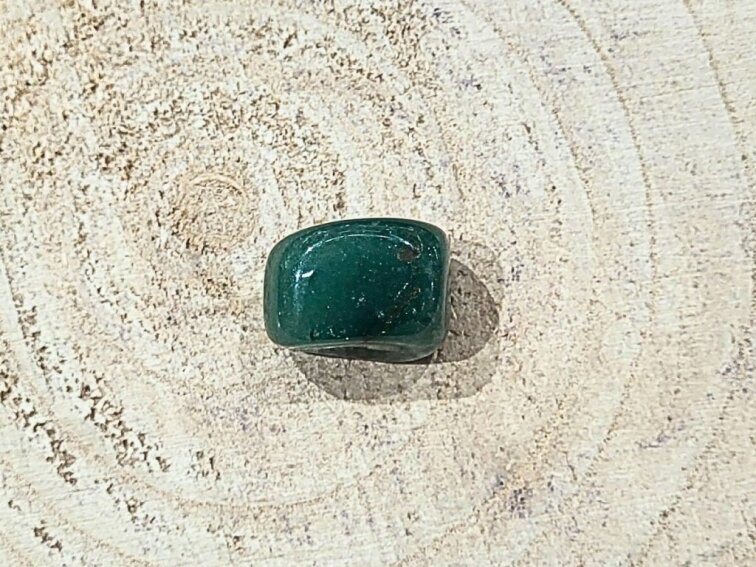 Avanturín zeleno-bílý – tromlovaný kámen; 30-35mm