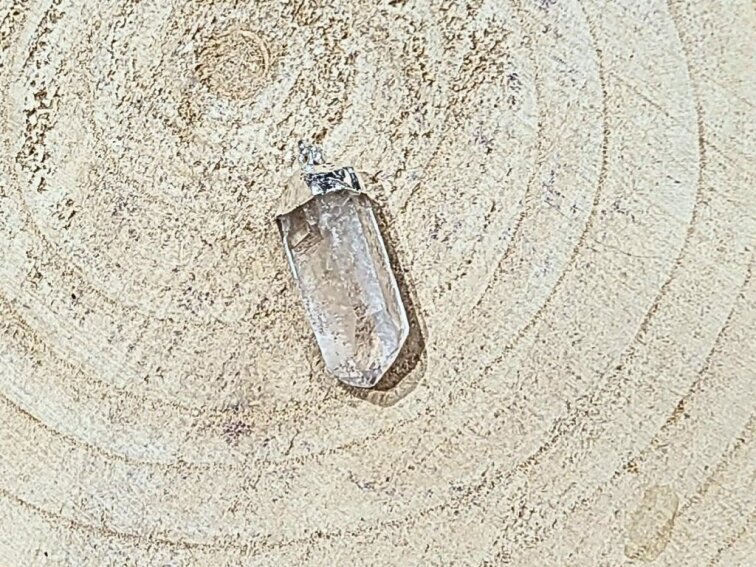 Křišťál - přívěsek; 40-42mm