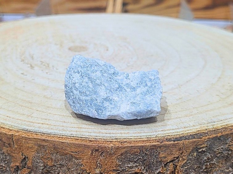 Modrý křemen - surový kámen; 30-50mm