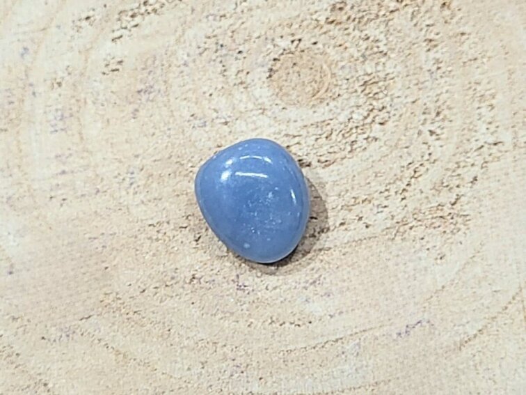 Angelit - tromlovaný kámen; 25-30mm