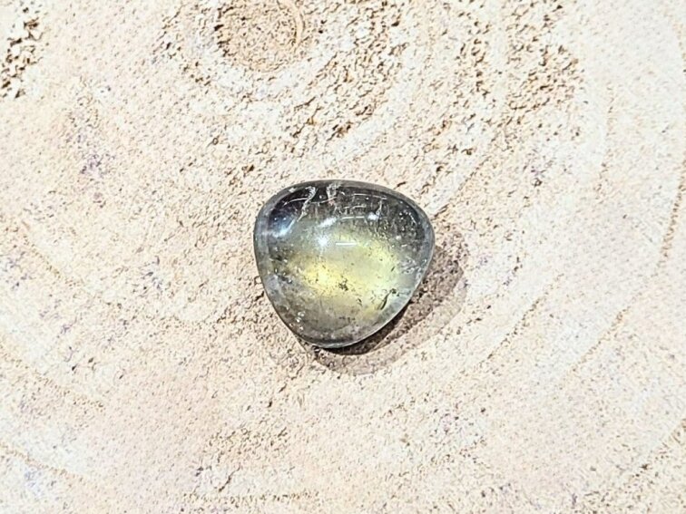 Aqua aura křišťál - tromlovaný kámen; 30-35mm