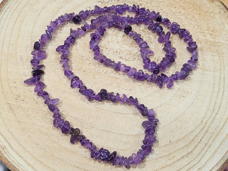 Ametyst - náhrdelník; 90cm - sekaný