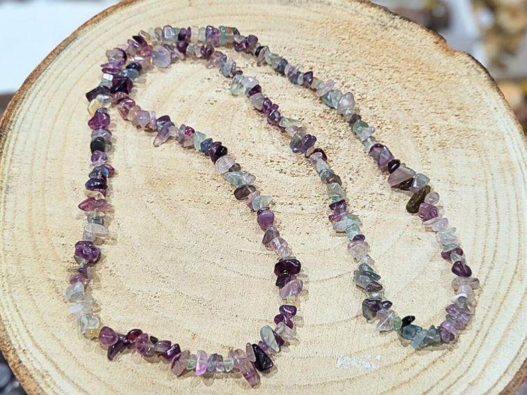 Fluorit - náhrdelník; 90cm - sekaný