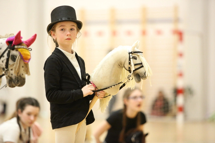 Wie läuft ein Hobby Horse Turnier ab?
