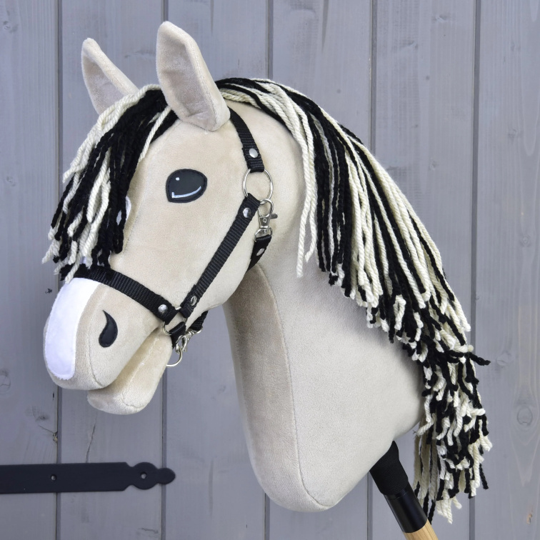 Hobby Horse Aurora mit Schwarzem Halfter