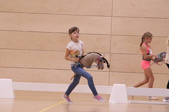 5 Fehler im Hobby Horsing Springen – Tipps für sichere und schnelle Parcours