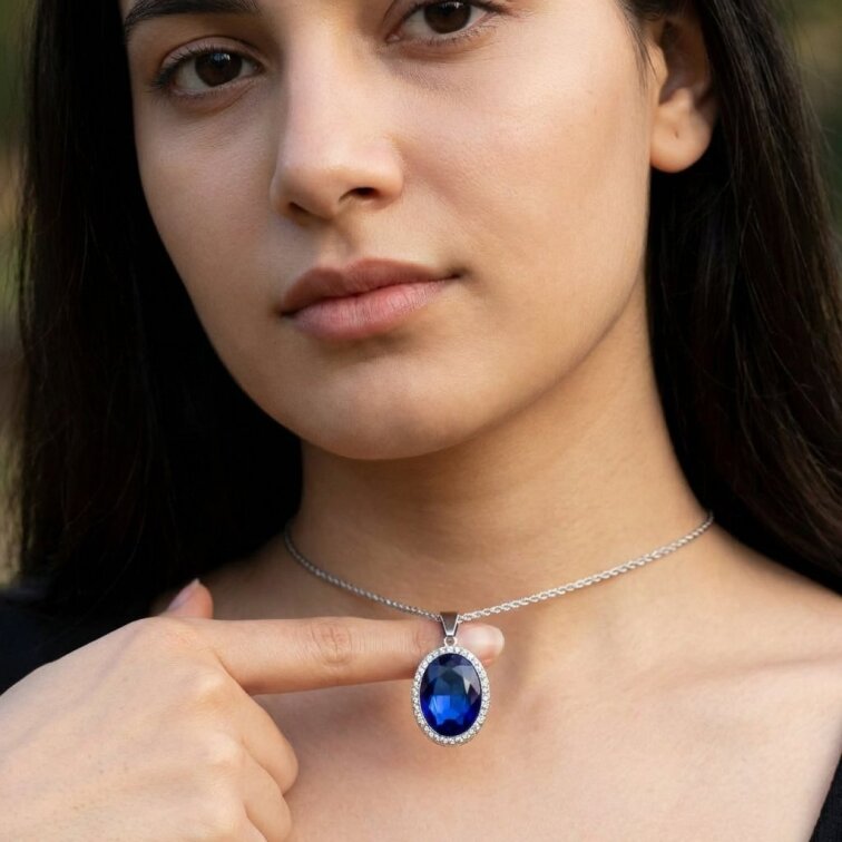 Blue, přívěšek s řetízkem