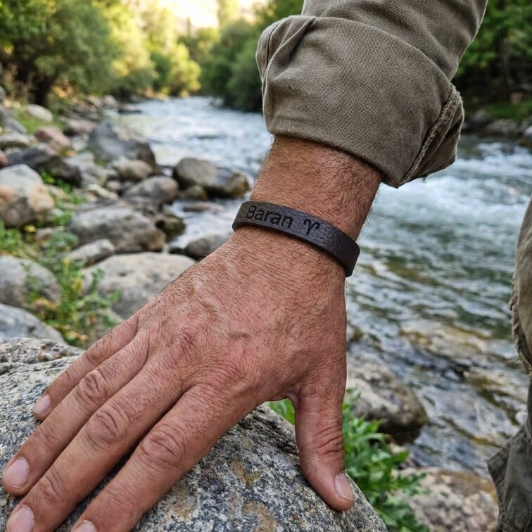 Pánský kožený náramek hnědý se znamením Baran