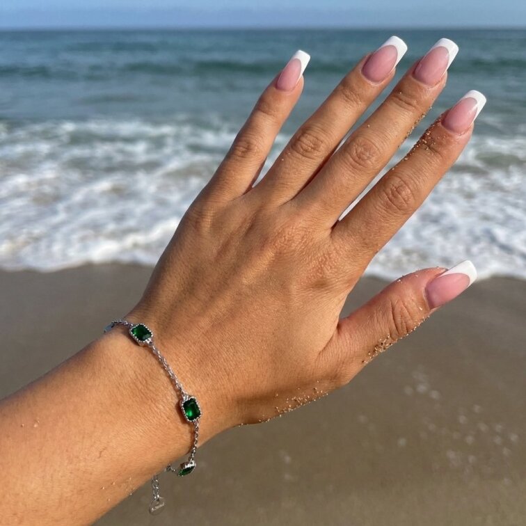 Dámský náramek stříbrný z chirurgické oceli zelený Akaha