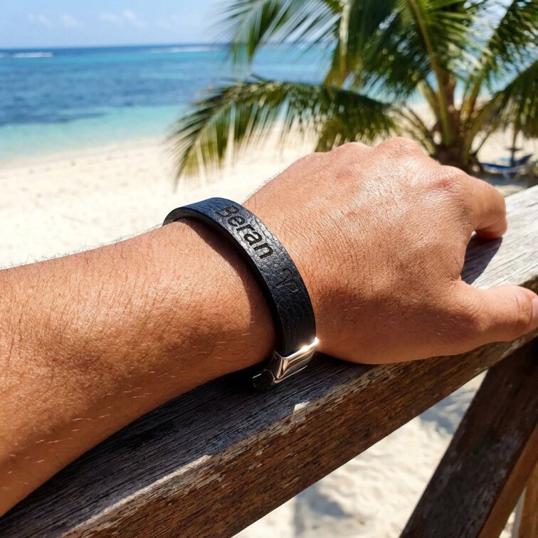 Pánský kožený náramek černý se znamením Beran